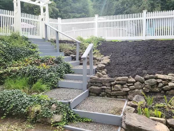 Warren, MA 01083,170 Bridge St