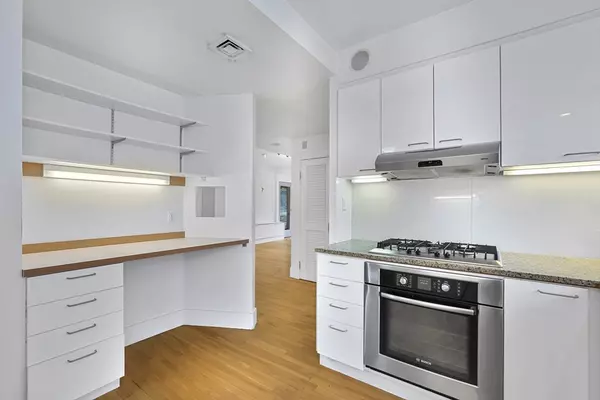 Watertown, MA 02472,172 Maplewood St