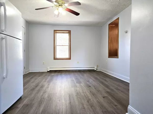 Taunton, MA 02780,43 Park St #3