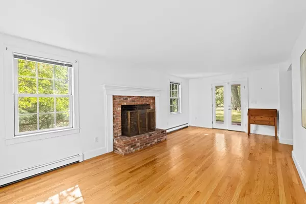 Duxbury, MA 02332,74 Abrams Hill Rd