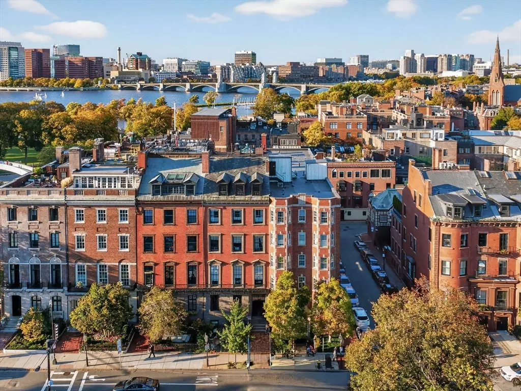 Boston, MA 02108,93 Beacon Street #5