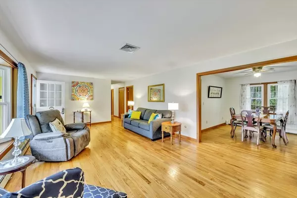 Harwich, MA 02671,148 Belmont Rd