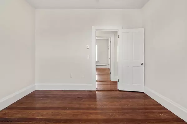 Boston, MA 02125,27 Buttonwood St