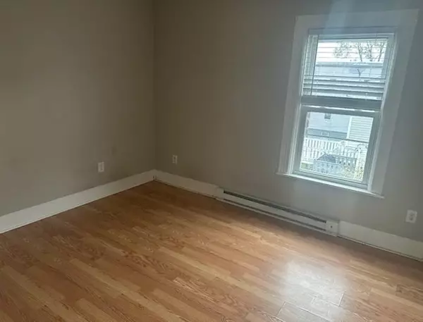 Worcester, MA 01610,18 Fairbanks St #3