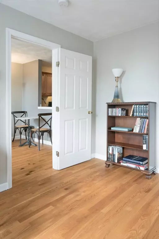 Boston, MA 02128,166 Cottage #301