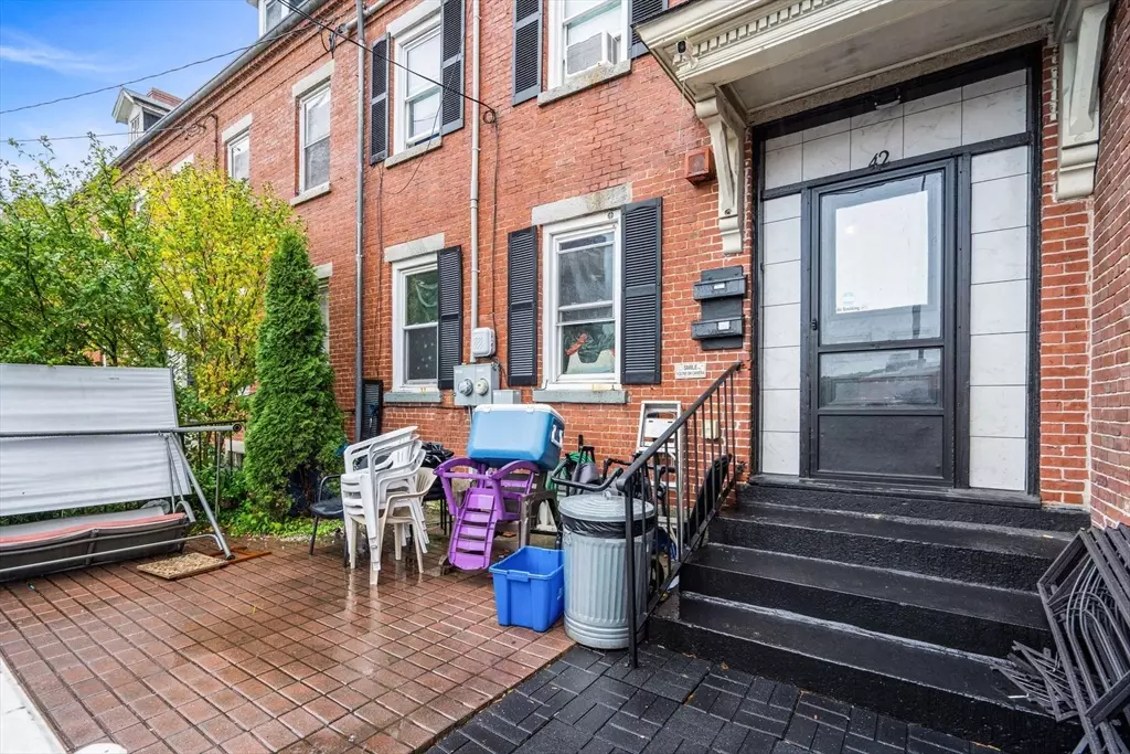 Lawrence, MA 01840,42 Union St