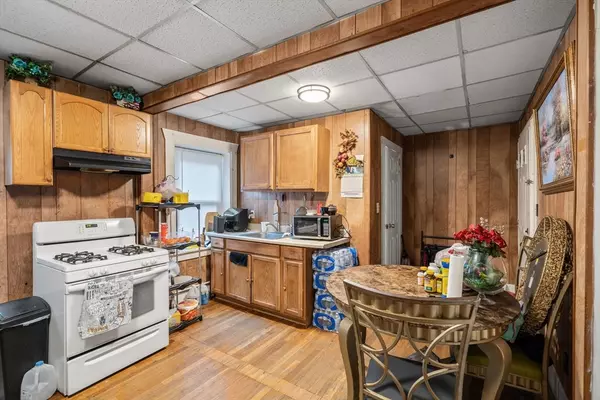 Lawrence, MA 01840,42 Union St