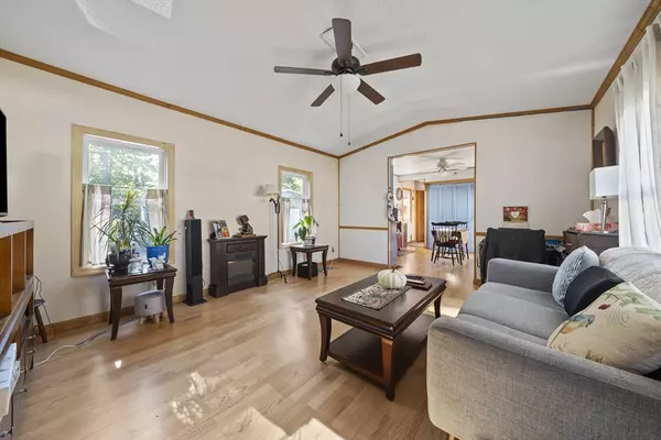 Rockland, MA 02370,11 Chestnut Cir