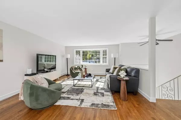 Saugus, MA 01906,27 Susan Dr