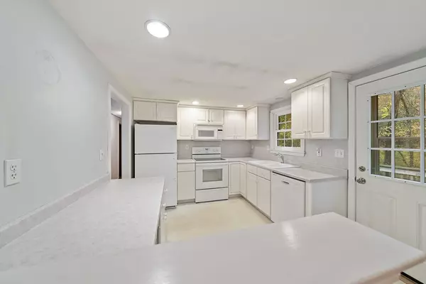 Pembroke, MA 02359,40 Fairwood Dr