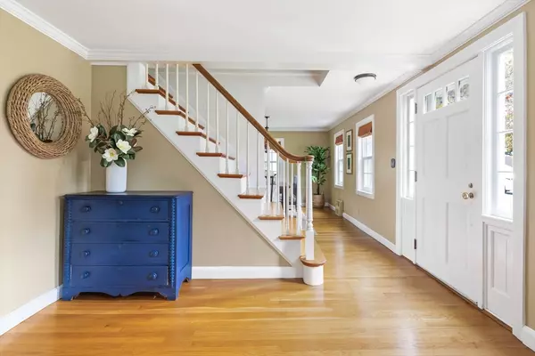 Needham, MA 02492,332 Hillcrest Road