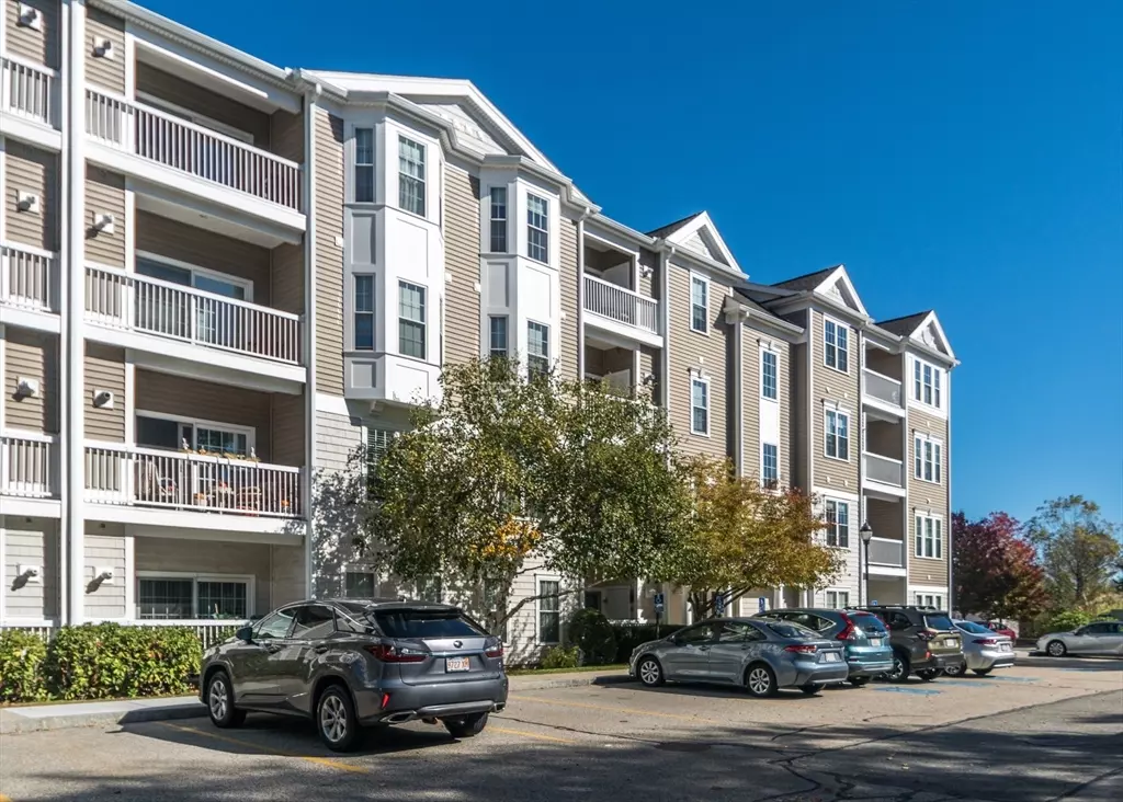 Waltham, MA 02452,132 Clocktower Drive #4209