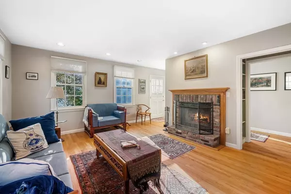 Manchester, MA 01944,33 Pleasant St #33