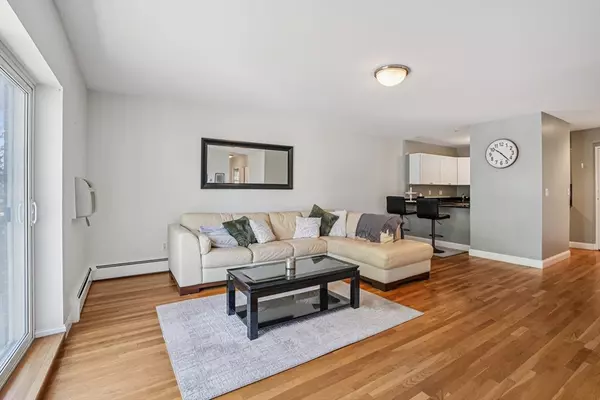 Boston, MA 02122,48 Coffey #PH:10D