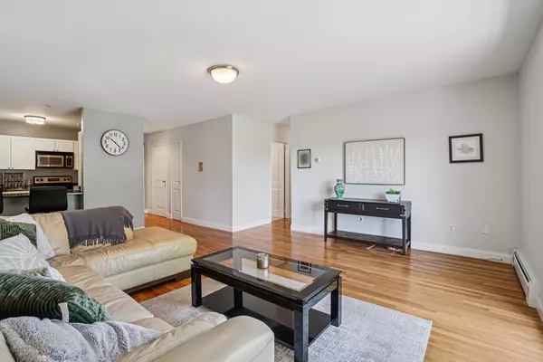 Boston, MA 02122,48 Coffey #PH:10D