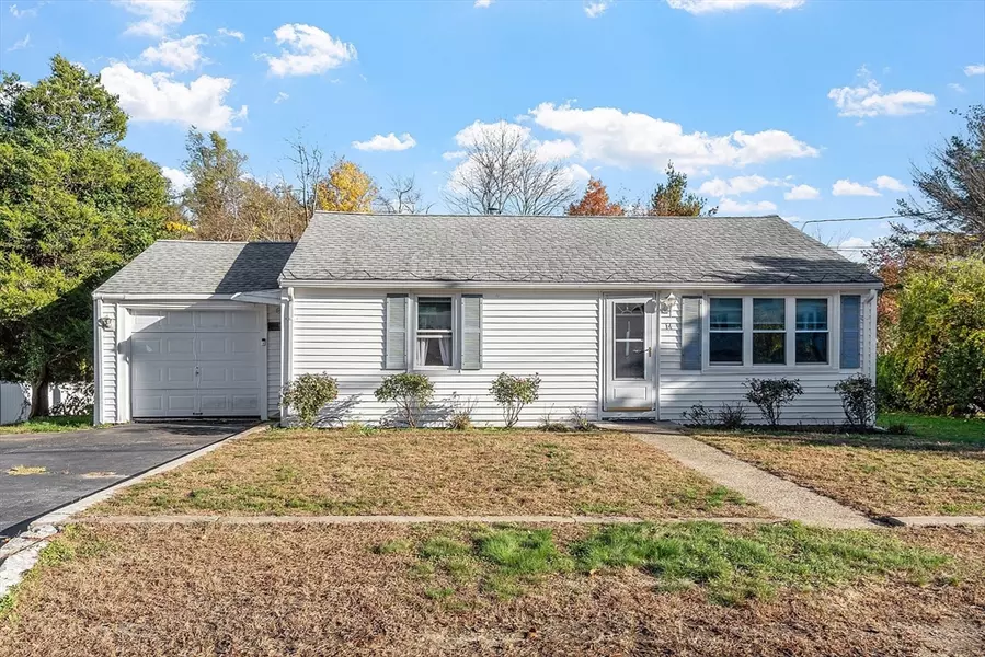 14 Hinckley Rd, Tewksbury, MA 01876