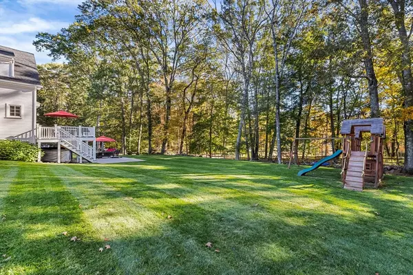 Andover, MA 01810,7 Heather Drive
