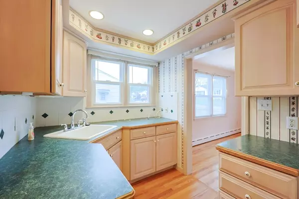 Somerset, MA 02726,80 Meadow Ln