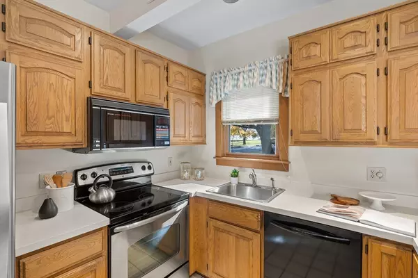 West Boylston, MA 01583,62 Maple St