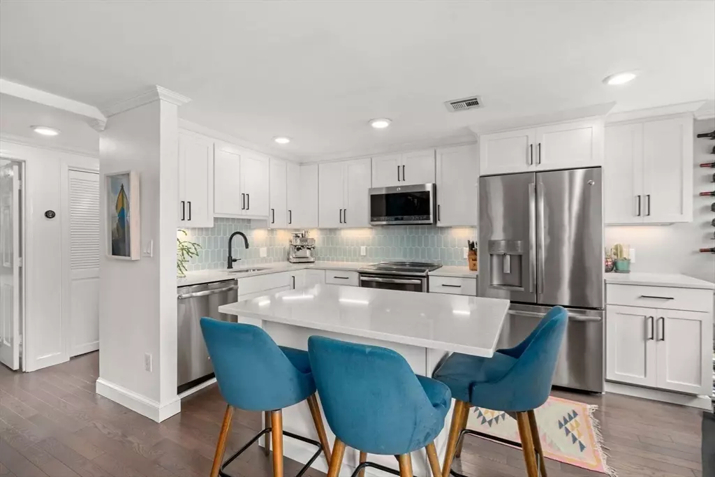 Boston, MA 02129,255 Bunker Hill St #2