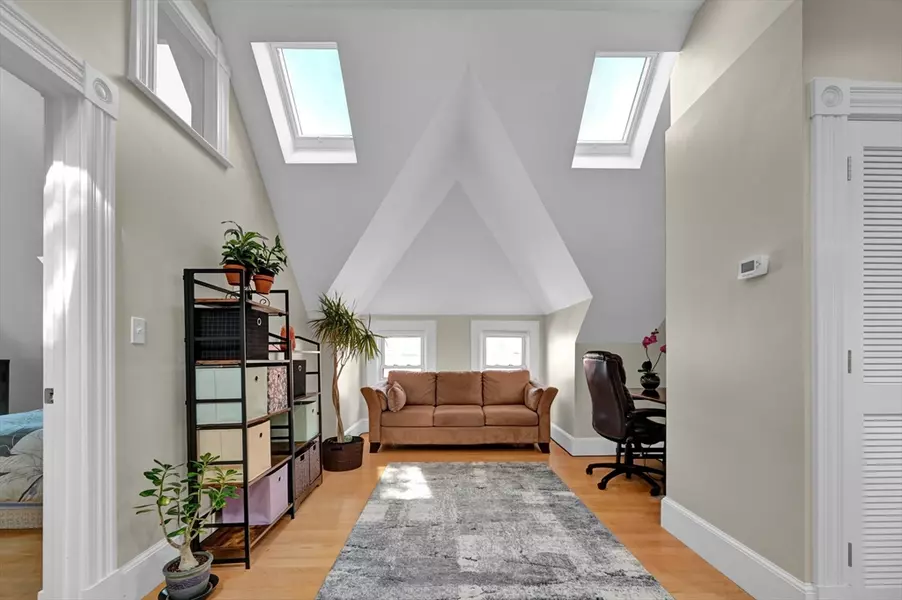 22 Lowell St #3, Somerville, MA 02143