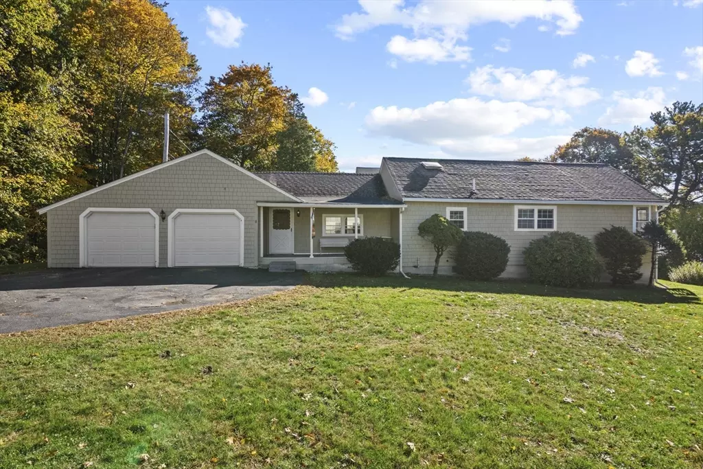 Amesbury, MA 01913,8 Mockingbird Hill Rd
