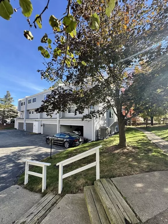 Chelmsford, MA 01824,255 North Rd #65