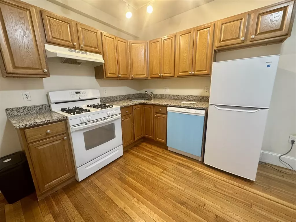 Boston, MA 02135,1615 Commonwealth Ave #11