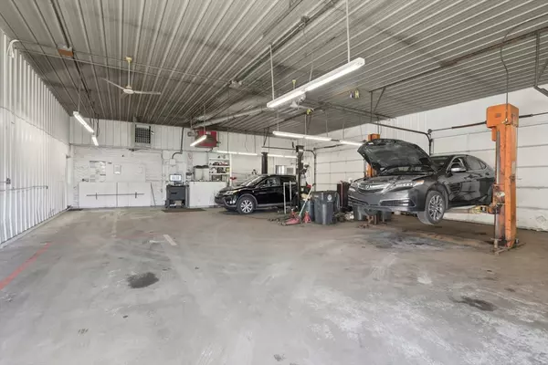 Haverhill, MA 01832,560 River St