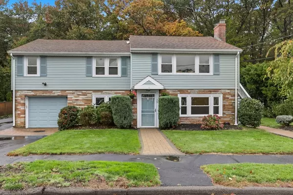 12 Mansfield St, Peabody, MA 01960
