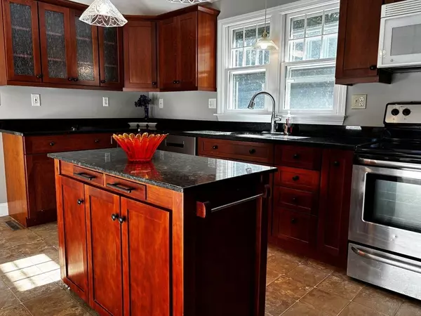 Pembroke, MA 02359,34 Montclair Ave