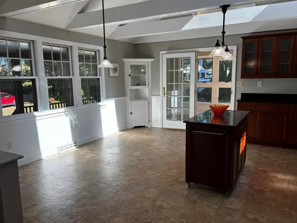 Pembroke, MA 02359,34 Montclair Ave