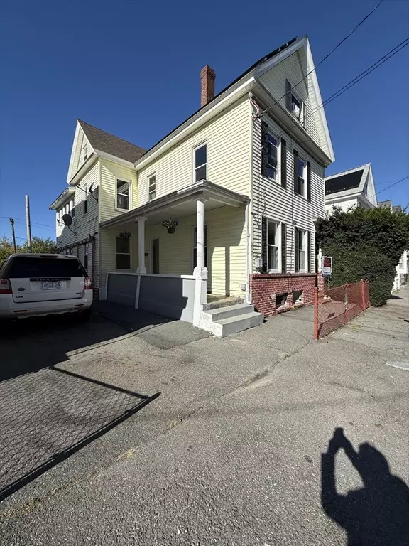 213 Concord St #1, Lowell, MA 01852