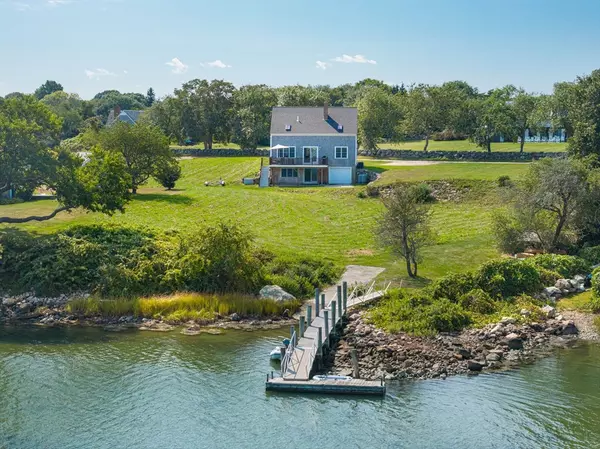 Westport, MA 02790,594 River Rd #0