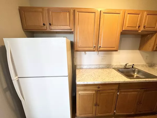 Haverhill, MA 01835,129 South Elm Street #1L