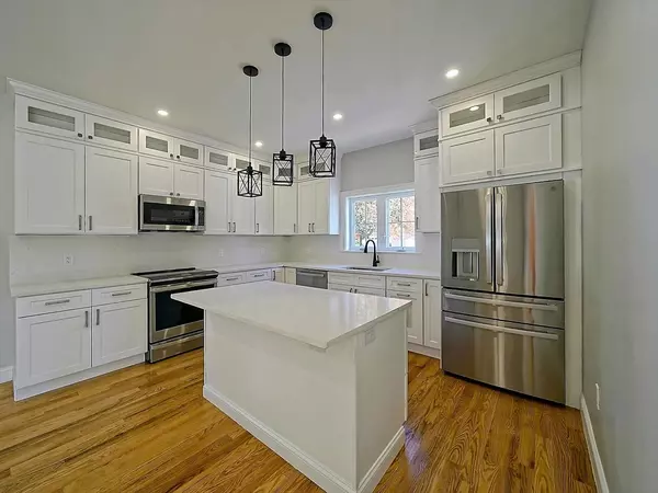 Boston, MA 02136,1905 River Street #1905