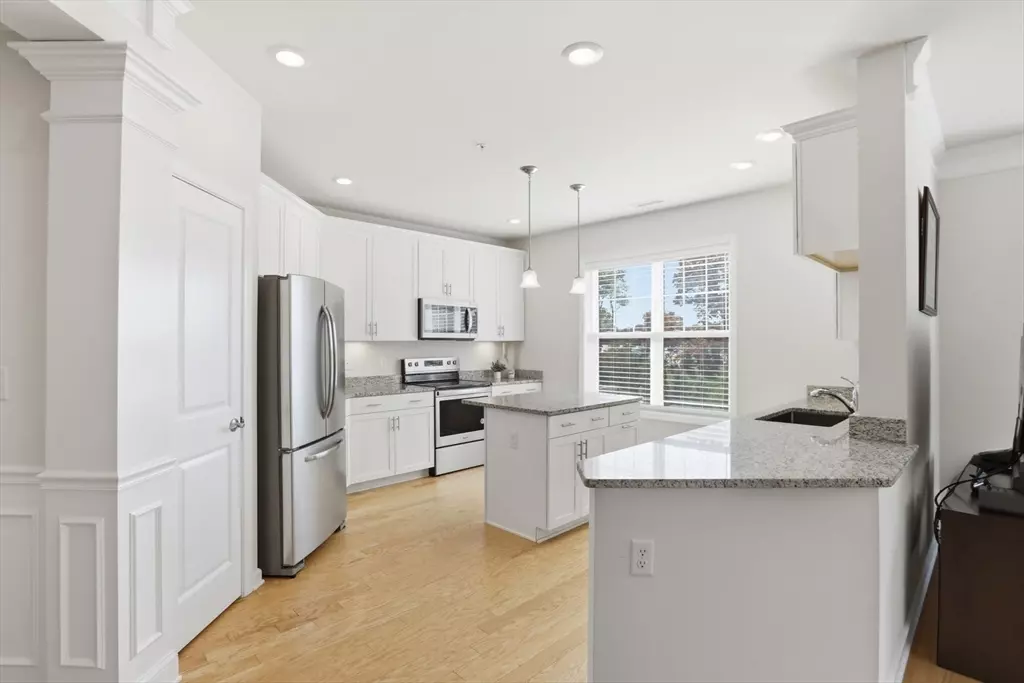 Andover, MA 01810,2 Francis Dr #213