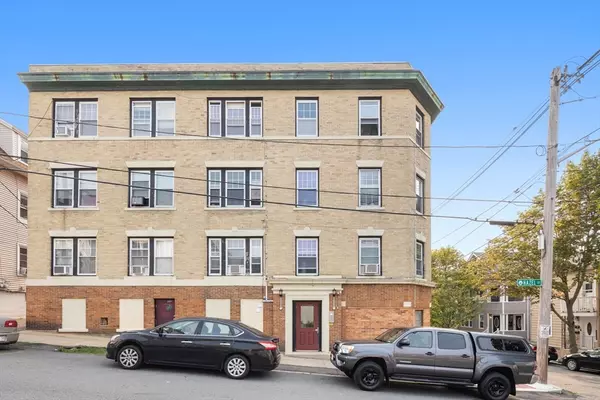 Salem, MA 01970,25 Roslyn St #16