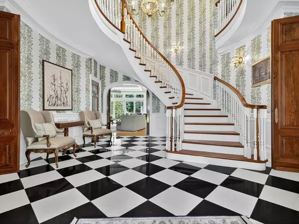 Wellesley, MA 02482,80 Livingston Rd