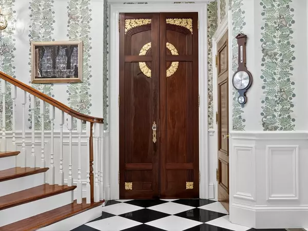 Wellesley, MA 02482,80 Livingston Rd