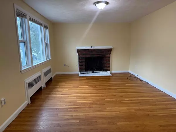 Dedham, MA 02026,39 Alpena Av