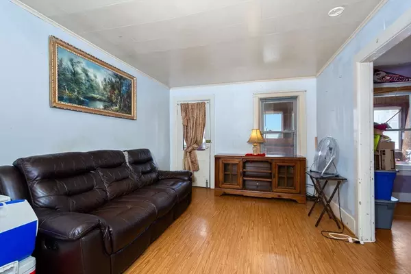 Southbridge, MA 01550,99 North St