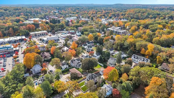 Wellesley, MA 02482,16 Oak Street