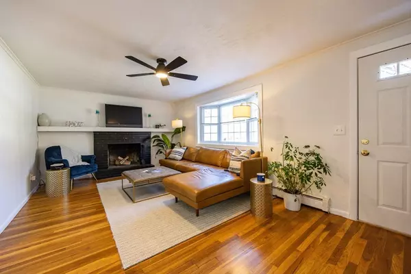 Franklin, MA 02038,4 Linda Ln