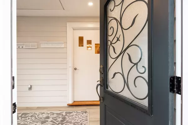 Stoneham, MA 02180,34 Duncklee Avenue