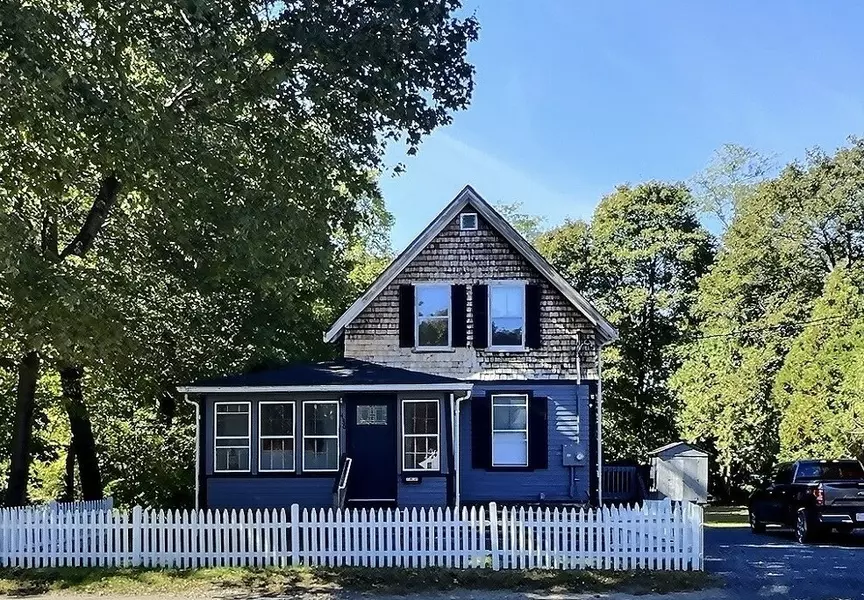 436 E Water St, Rockland, MA 02370