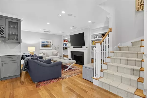 Boston, MA 02129,364 Bunker Hill Street #1