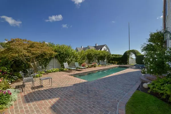 Barnstable, MA 02647,18 Mount Vernon