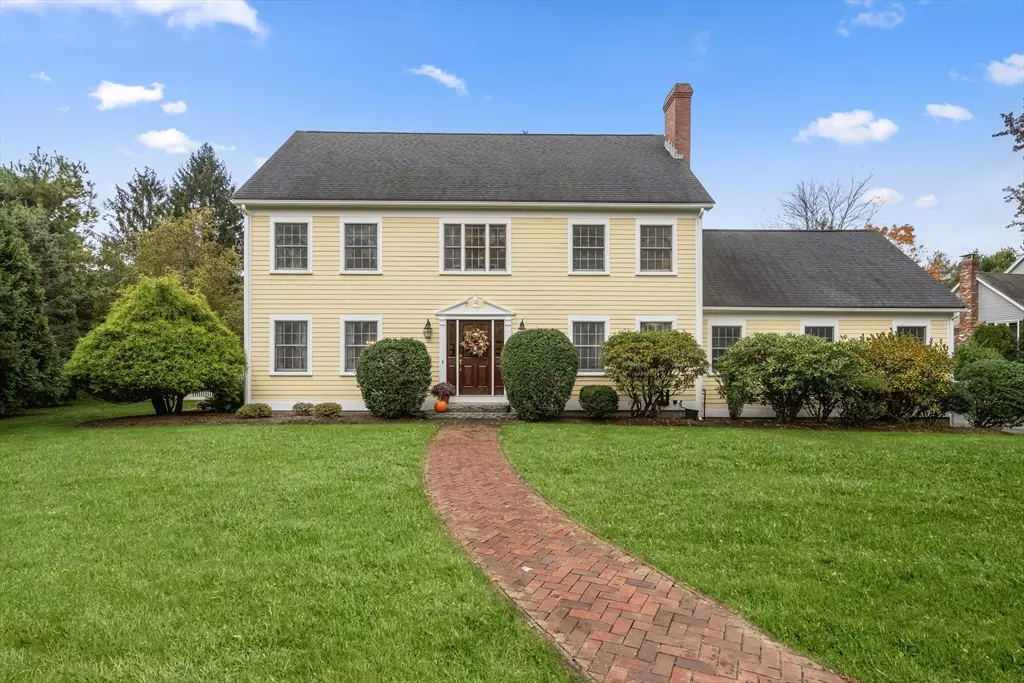 Medfield, MA 02052,14 Harding Street