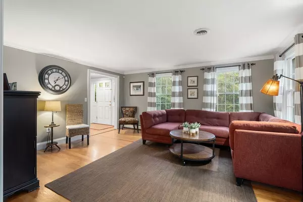 Medfield, MA 02052,14 Harding Street